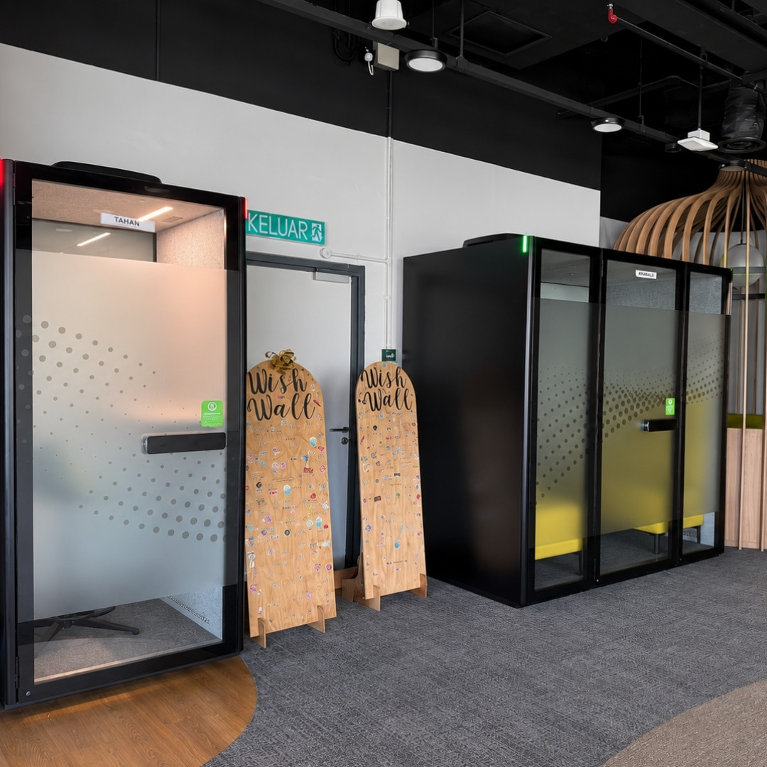 Frosted glass office pod