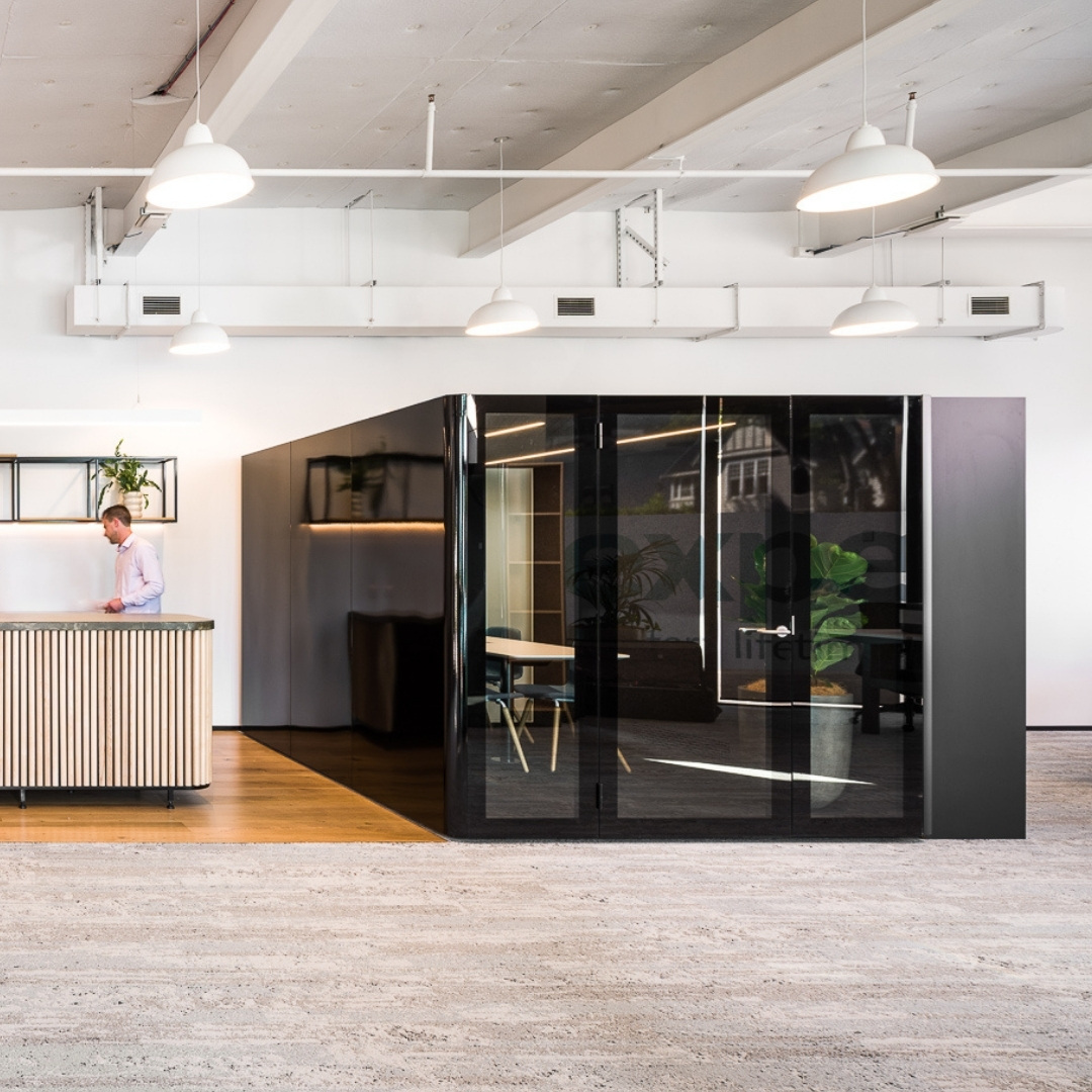 Meeting pod (4-6 person)